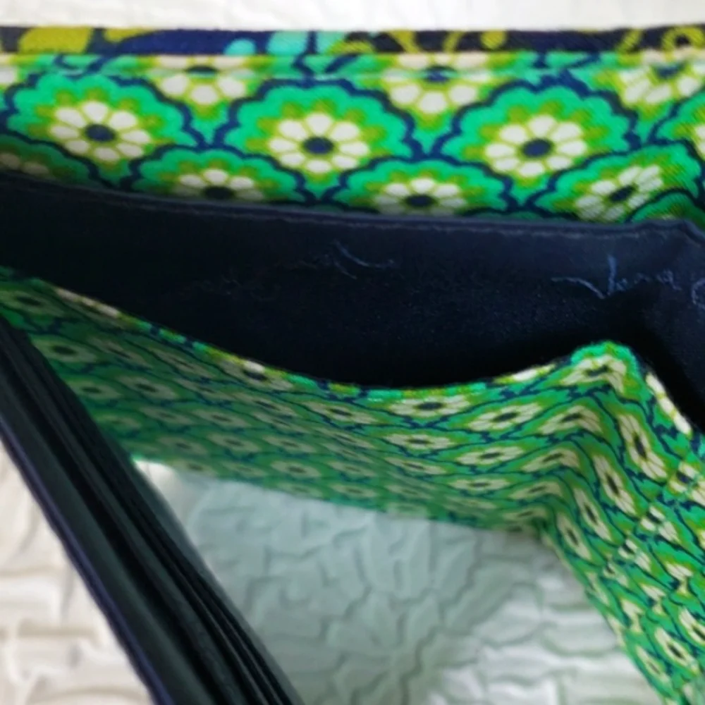Vera Bradley Rhythm & Blues Pattern Trifold Wallet Blue & Green Retired Pattern - Picture 16 of 16